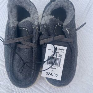 *NWT* Falls Creek Gray Toddler Size 8 Shoes with Faux Fur Lining
